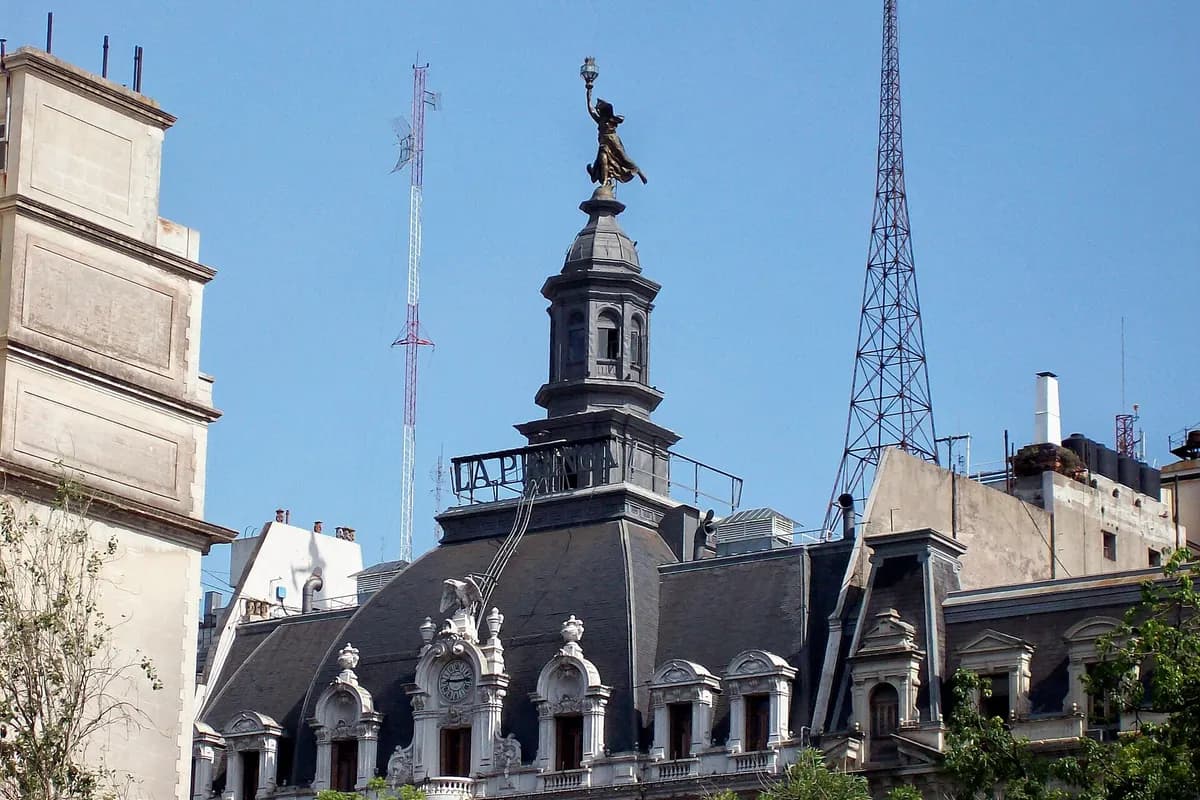 The bronze statue on the roof of the Palacio La Prensa, home of the Casa de la Cultura, on Avenida de Mayo